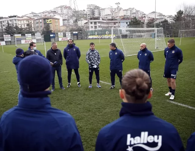 Erdinç Sözer: 'Kalan haftalarda Fenerbahçe'ye her şeyimi vermek istiyorum' Erdinç Sözer: 'Kalan haftalarda Fenerbahçe'ye her şeyimi vermek istiyorum'
