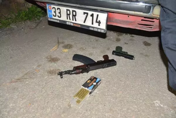 Son dakika: Evi kurşunlayıp, kalaşnikofu otomobilin altına atan şüpheliler yakalandı Son dakika: Evi kurşunlayıp, kalaşnikofu otomobilin altına atan şüpheliler yakalandı