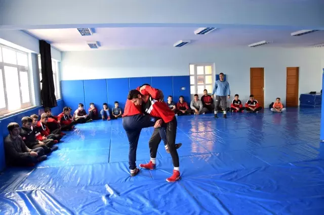 Güreş milli takımı seçmelerine Kumluca'dan 8 sporcu katılacak Güreş milli takımı seçmelerine Kumluca'dan 8 sporcu katılacak