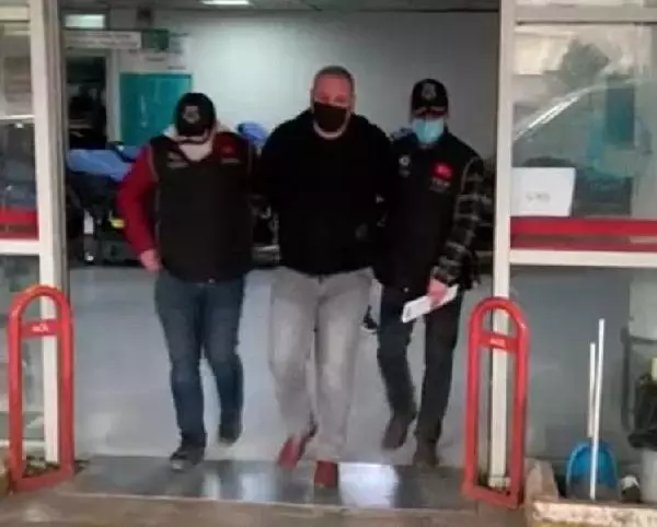İZMİR İzmir'de DHKPC'ye operasyon 9 gözaltı İZMİR İzmir'de DHKPC'ye operasyon 9 gözaltı