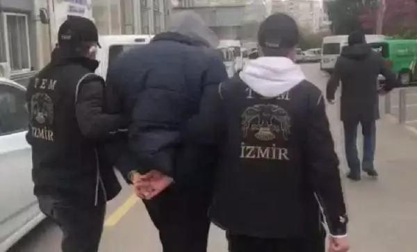 İZMİR İzmir'de DHKPC'ye operasyon 9 gözaltı İZMİR İzmir'de DHKPC'ye operasyon 9 gözaltı