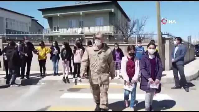Jandarmadan 'kırmızı çizgi' videosu Jandarmadan 'kırmızı çizgi' videosu