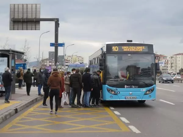 KADIKÖY'DE TOPLU TAŞIMA ARAÇLARINDA KORONAVİRÜS DENETİMİ KADIKÖY'DE TOPLU TAŞIMA ARAÇLARINDA KORONAVİRÜS DENETİMİ