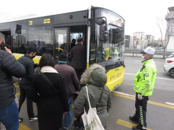KADIKÖY'DE TOPLU TAŞIMA ARAÇLARINDA KORONAVİRÜS DENETİMİ KADIKÖY'DE TOPLU TAŞIMA ARAÇLARINDA KORONAVİRÜS DENETİMİ