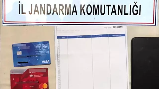 Kırıkkale'de kendini asker ve polis olarak tanıtarak dolandırıcılık yapan şüpheli yakalandı Kırıkkale'de kendini asker ve polis olarak tanıtarak dolandırıcılık yapan şüpheli yakalandı