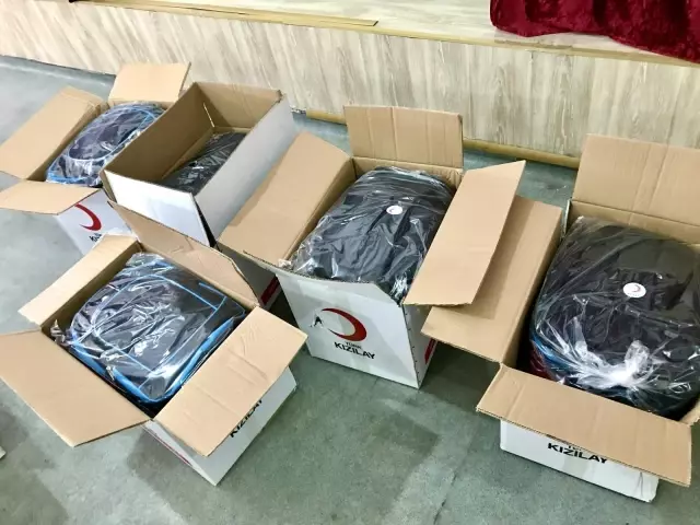 Kızılay'dan öğrencilere yardım eli Kızılay'dan öğrencilere yardım eli