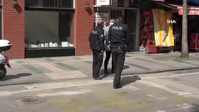 Kredi borcunu ödeyemediği banka şubesinin camlarını ayran ve yumurtaya buladı Kredi borcunu ödeyemediği banka şubesinin camlarını ayran ve yumurtaya buladı