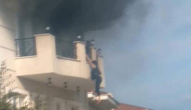 Lüks villada dehşet anları! Alevlerden kaçmak isteyen kadın balkondan atladı