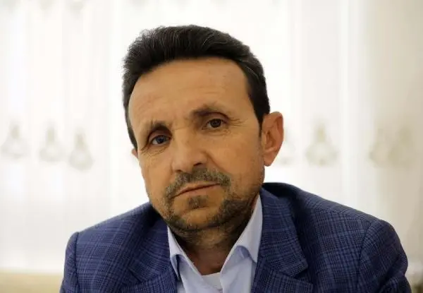 Gözleri sayesinde muhtarlık seçimlerini bile kazandı! Her gören fotoğraf çektirmek istiyor Gözleri sayesinde muhtarlık seçimlerini bile kazandı! Her gören fotoğraf çektirmek istiyor