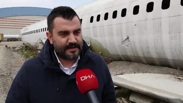 TRABZON Pistten çıkıp kaderine terk edilen uçak, pide salonu olacak TRABZON Pistten çıkıp kaderine terk edilen uçak, pide salonu olacak
