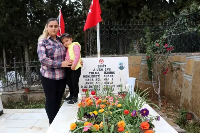 Şehit babasının kanı yerde kalmadı, Elif asker abilerine selam yolladı Şehit babasının kanı yerde kalmadı, Elif asker abilerine selam yolladı