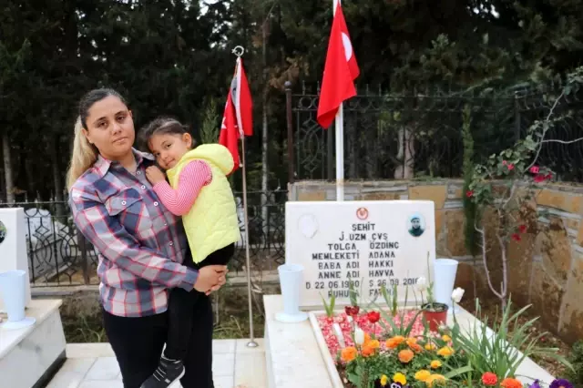 Şehit babasının kanı yerde kalmadı, Elif asker abilerine selam yolladı Şehit babasının kanı yerde kalmadı, Elif asker abilerine selam yolladı