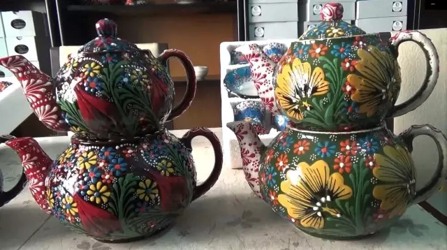 Sıra dışı çaydanlıklar ilgi odağı oldu Sıra dışı çaydanlıklar ilgi odağı oldu