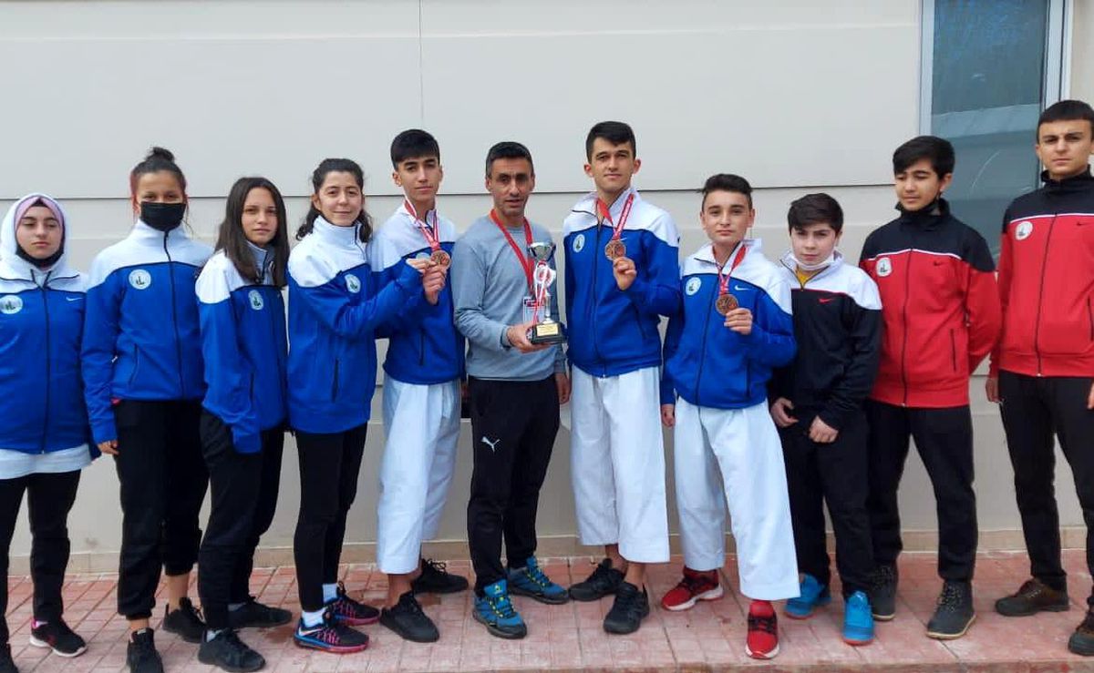 Sivas Belediyespor karate takımı Türkiye 3.'sü oldu