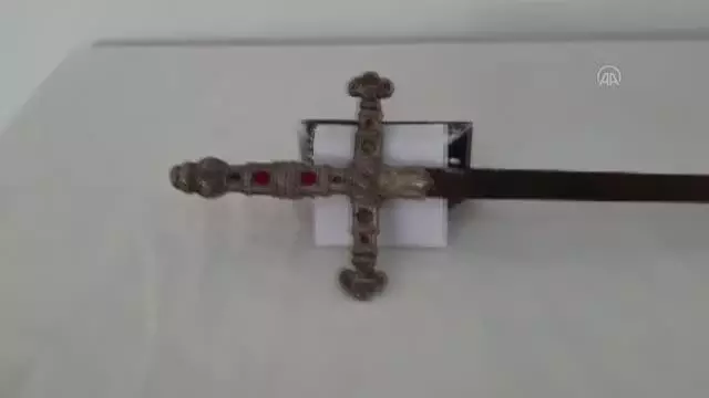 Tarihi eser olduğu değerlendirilen kılıç, sikke, heykel ve mühür ele geçirildi Tarihi eser olduğu değerlendirilen kılıç, sikke, heykel ve mühür ele geçirildi