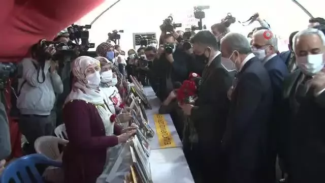 Tarım ve Orman Bakanı Pakdemirli evlat nöbetindeki ailelerle buluştu Tarım ve Orman Bakanı Pakdemirli evlat nöbetindeki ailelerle buluştu