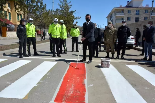Jandarmadan 'kırmızı çizgi' videosu Jandarmadan 'kırmızı çizgi' videosu