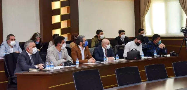 Vali Varol gazetecilerle bir araya geldi Vali Varol gazetecilerle bir araya geldi