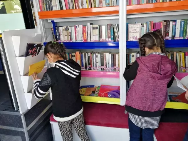 Son dakika! Ağrı'da köy çocukları gezici kütüphane ile buluşturuldu Son dakika! Ağrı'da köy çocukları gezici kütüphane ile buluşturuldu