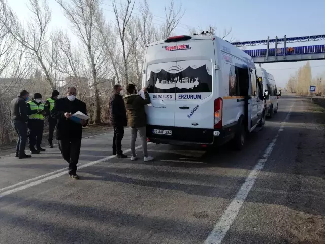 Ağrı'da okul servis araçları denetlendi Ağrı'da okul servis araçları denetlendi