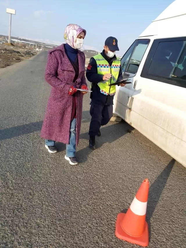 Ağrı'da okul servis araçları denetlendi Ağrı'da okul servis araçları denetlendi