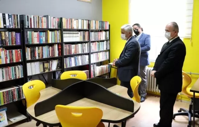 Ahmet Uluçay Bilim Sanat Merkezi'ne Kütüphane Kuruldu Ahmet Uluçay Bilim Sanat Merkezi'ne Kütüphane Kuruldu