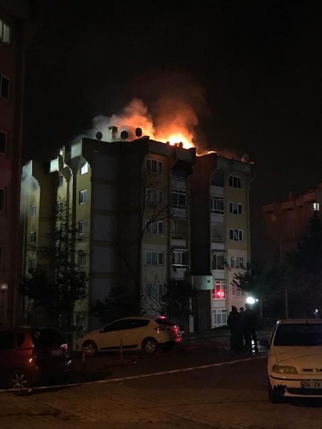 ailesiyle tartisip yasadiklari evi yakti 2 14034132 o