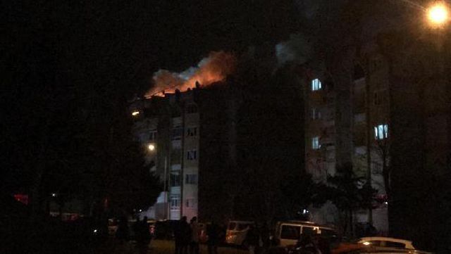 ailesiyle tartisip yasadiklari evi yakti 4 14034132 o