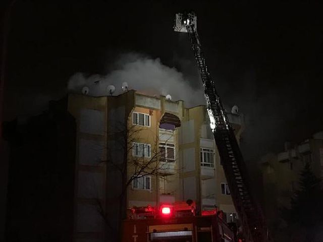ailesiyle tartisip yasadiklari evi yakti 7 14034132 o