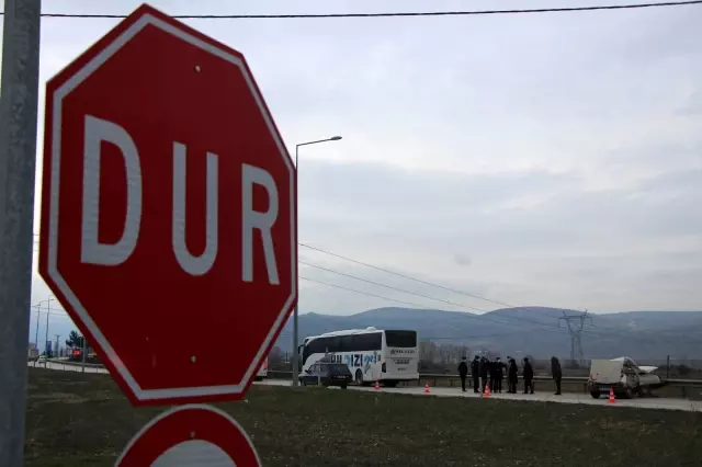 Amasya'da yolcu otobüsüyle çarpışan otomobil hurdaya döndü: 1 ölü Amasya'da yolcu otobüsüyle çarpışan otomobil hurdaya döndü: 1 ölü