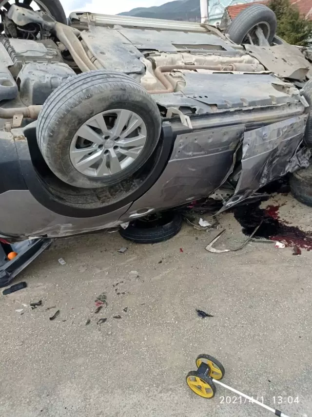 Banaz'da trafik kazası; 3 yaralı Banaz'da trafik kazası; 3 yaralı