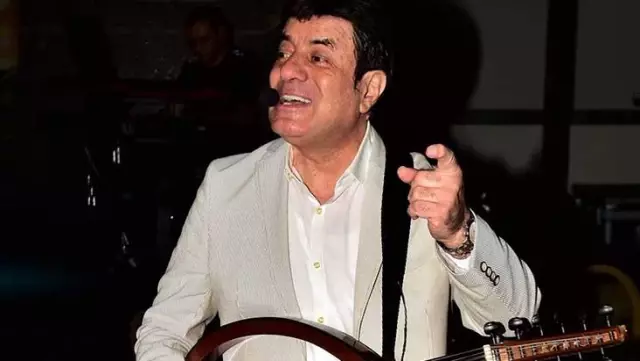 Bikinili pozları yüzünden kızına hesabını kapattıran Coşkun Sabah'tan 'modern baba' çıkışı Bikinili pozları yüzünden kızına hesabını kapattıran Coşkun Sabah'tan 'modern baba' çıkışı