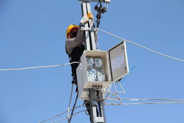 Bingöl'de, kaçak elektriğe karşı direklere 3 bin sayaç