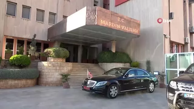 Son dakika haber | Bombalı saldırıdan kızının kedisi sayesinde kurtulan Vali, teröristi Mardin'de yakalattı Son dakika haber | Bombalı saldırıdan kızının kedisi sayesinde kurtulan Vali, teröristi Mardin'de yakalattı
