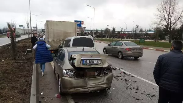 BURSA Bursa'da zincirleme kaza BURSA Bursa'da zincirleme kaza