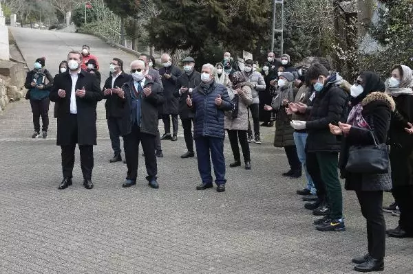 Cemil hocaya mezarı başında anma... 1 yıl sonra helallik alındı