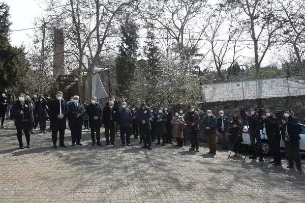 Cemil hocaya mezarı başında anma... 1 yıl sonra helallik alındı
