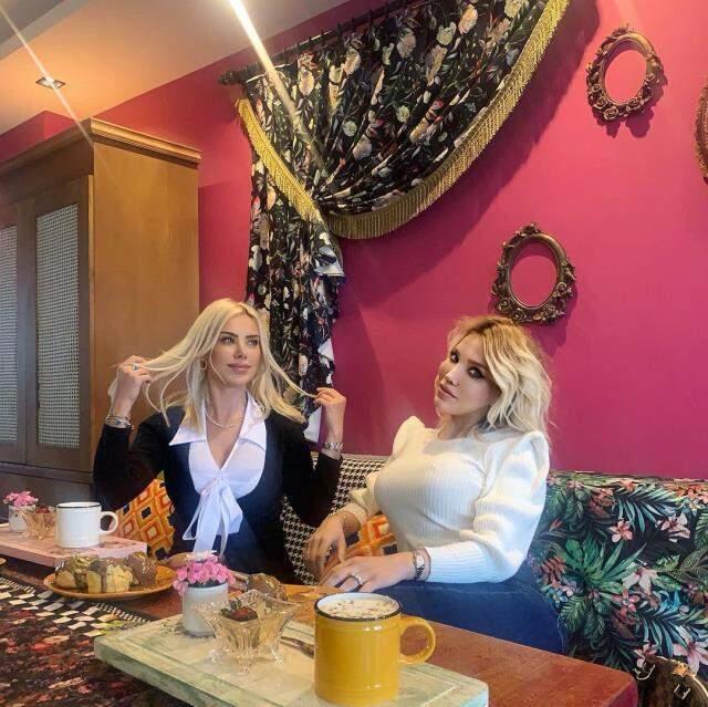 Ciciş kardeşlerden Esra Ersoy son halini paylaştı, her gören Ajda Pekkan'a benzetti Ciciş kardeşlerden Esra Ersoy son halini paylaştı, her gören Ajda Pekkan'a benzetti