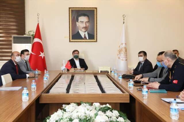 Çok yüksek riskli kategoride yer alan Aksaray'da 'tam kapanma' olumlu sonuç vermeye başladı Çok yüksek riskli kategoride yer alan Aksaray'da 'tam kapanma' olumlu sonuç vermeye başladı