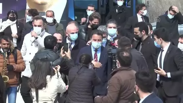 DEVA Partisi Genel Başkanı Babacan, partisinin ilçe kongresinde konuştu DEVA Partisi Genel Başkanı Babacan, partisinin ilçe kongresinde konuştu