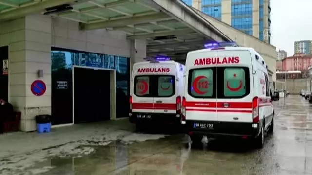 Son dakika haberi: Duvardan atlayan kişi karnına saplanan çekpas sapı ile hastaneye kaldırıldı Son dakika haberi: Duvardan atlayan kişi karnına saplanan çekpas sapı ile hastaneye kaldırıldı