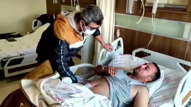 Son dakika haberi: Duvardan atlayan kişi karnına saplanan çekpas sapı ile hastaneye kaldırıldı Son dakika haberi: Duvardan atlayan kişi karnına saplanan çekpas sapı ile hastaneye kaldırıldı
