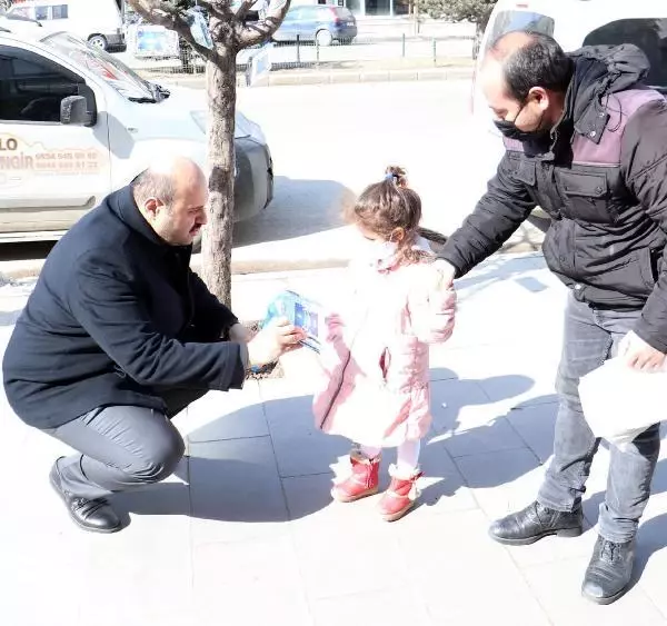 Erzurum'da ağaçlar 'kitap' açtı Erzurum'da ağaçlar 'kitap' açtı