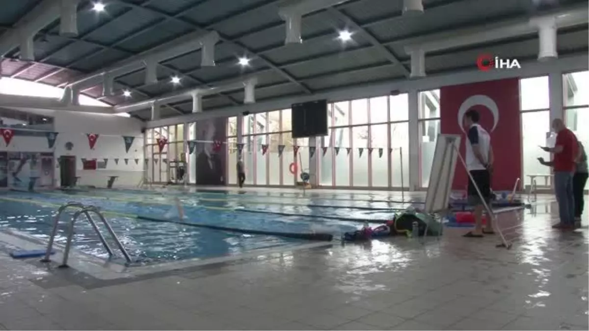 Eskişehir'in rekortmen yüzücüleri Sudem Denizli ve Göksu Doğan yeni hedeflerine hazırlanıyor