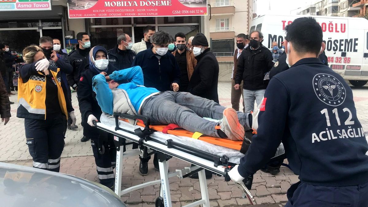 Evlenmek istediği kız verilmeyince hem kendini hem de kızın dedesini vurdu