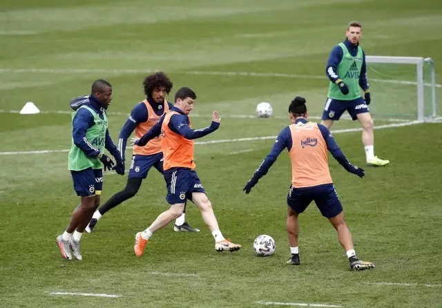 Fenerbahçe 3 eksikle çalıştı Fenerbahçe 3 eksikle çalıştı
