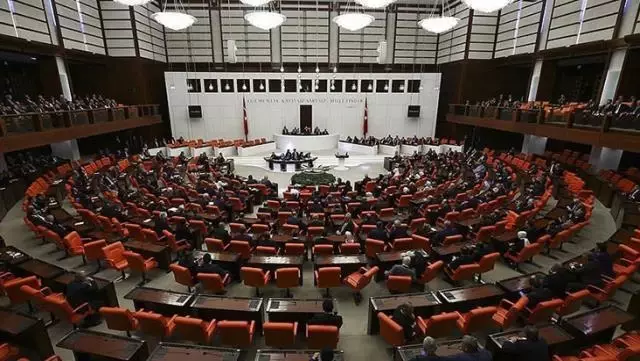 Güvenlik Soruşturması son durum! Muhalefet Güvenlik Soruşturması teklifinin yeniden oylanacak olmasına tepki gösterdi Güvenlik Soruşturması son durum! Muhalefet Güvenlik Soruşturması teklifinin yeniden oylanacak olmasına tepki gösterdi