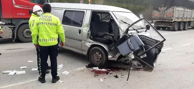 Son dakika haber... Hafif ticari araç cipe arkadan çarptı: 4 yaralı Son dakika haber... Hafif ticari araç cipe arkadan çarptı: 4 yaralı