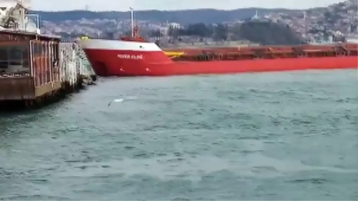 İstanbul Boğazı'nda korkutan arıza! Sürüklenen gemi yürekleri ağza getirdi