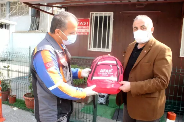 AFAD ekiplerinden kapı kapı afet bilgilendirilmesi
